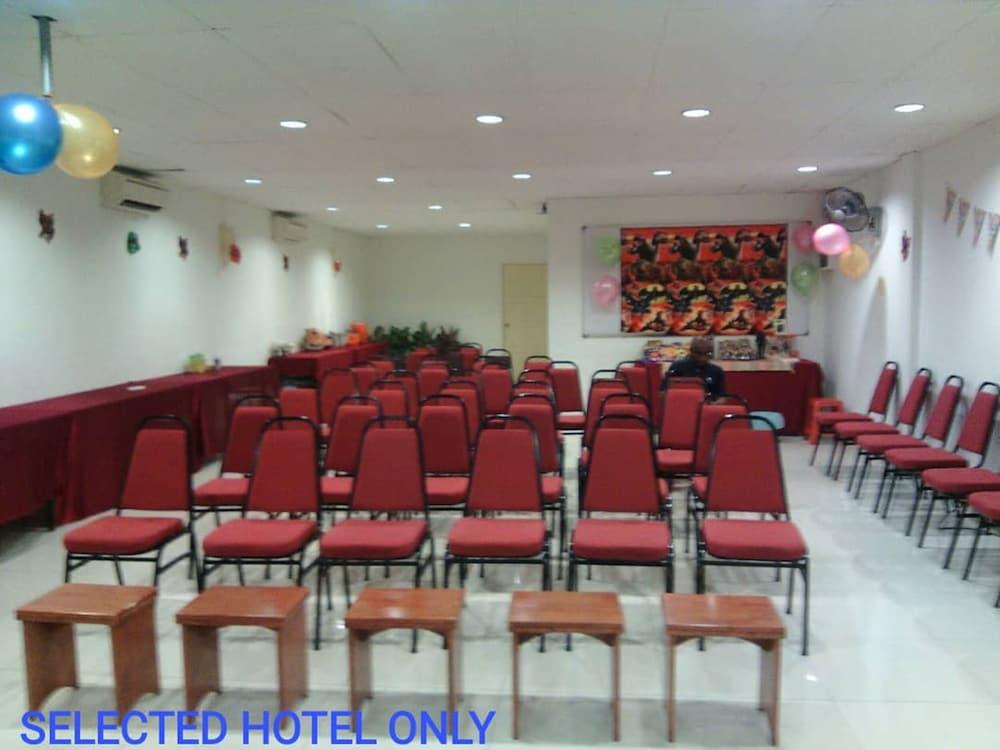 Sun Inns Hotel D'Mind Seri Kembangan Exterior foto